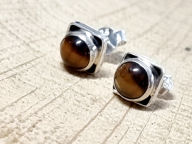 Echt zilveren oorbellen met Tijgeroog, rond 7 mm.