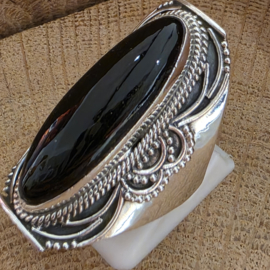 ring echt zilver met zwarte onyx. Maat 19