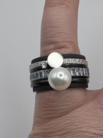 ixxxi ring compleet maat 19, 12 mm breed, Limited edition basis