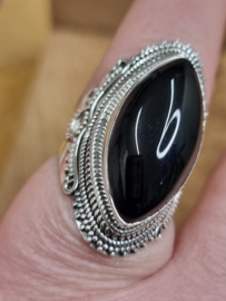 ring echt zilver met zwarte onyx. Maat 18