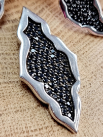 Echt zilveren set, met stainless steel creolen.