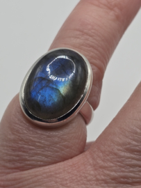 Echt zilveren ring met Labradoriet maat 16.5