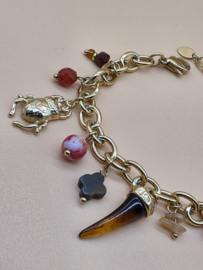 Armband met zon, scarabee, natuursteentjes.