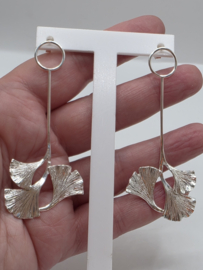 Echt zilveren oorbellen Gynko blad lang model