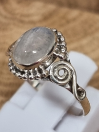 Echt zilveren ring met Maansteen, maat 16