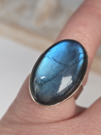 Echt zilveren ring met Labradoriet maat 17