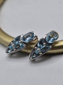 Prachtige echt zilveren oorstekers met blauwe zirconia MDZ30