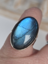 Echt zilveren ring met Labradoriet maat 17