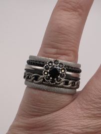ixxxi ring compleet, maat 19 met limited edition basisring.