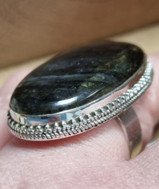 Echt zilveren ring met Labradoriet maat 19
