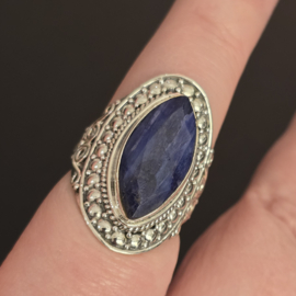 Echt zilveren ring met Saffier, maat 18
