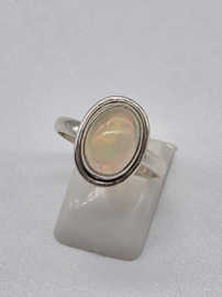 Echt zilveren ring met Ethiopisch Opaal Maat 17.5