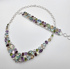 Set van 925 zilver met abalone en diverse stenen.