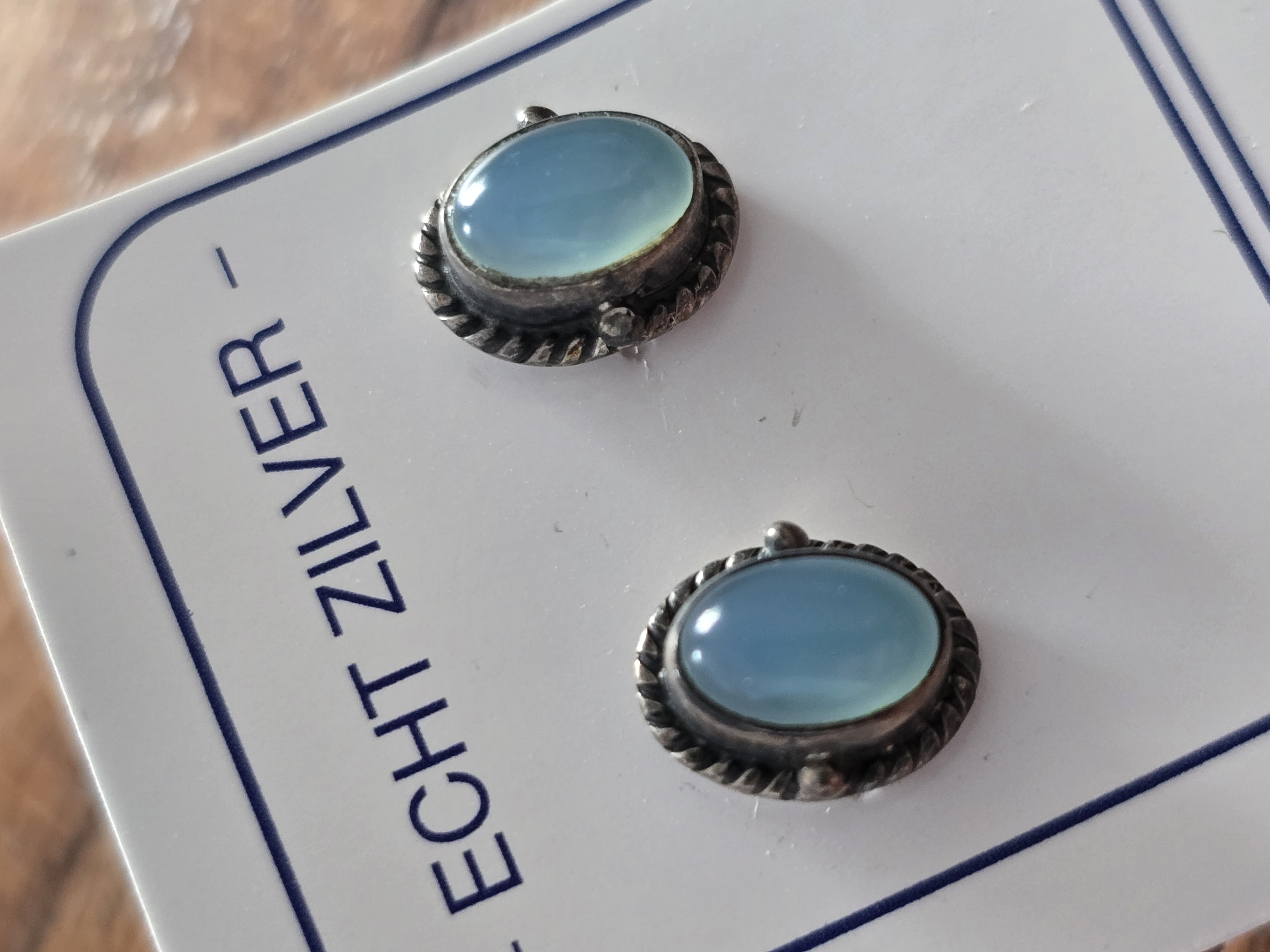 Zilver oorsteker Aqua chalce. : 7 x 8mm