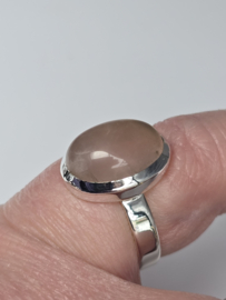 Echt zilveren ring met rozenkwarts maat 20.5