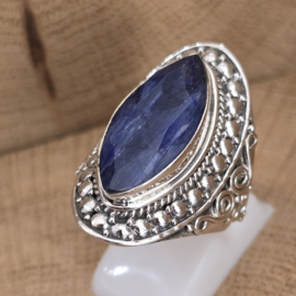 Echt zilveren ring met Saffier, maat 18