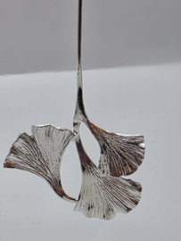 Echt zilveren oorbellen Gynko blad lang model