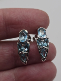 Prachtige echt zilveren oorstekers met blauwe zirconia MDZ30
