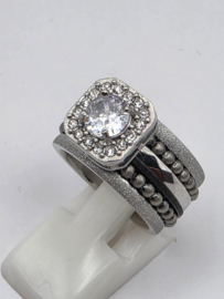 ixxxi ring compleet, maat 17 met limited edition basisring.