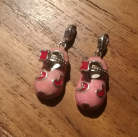 Q bead roze schoentje