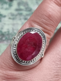 Echt zilveren ring met Robijn steen maat 18.5