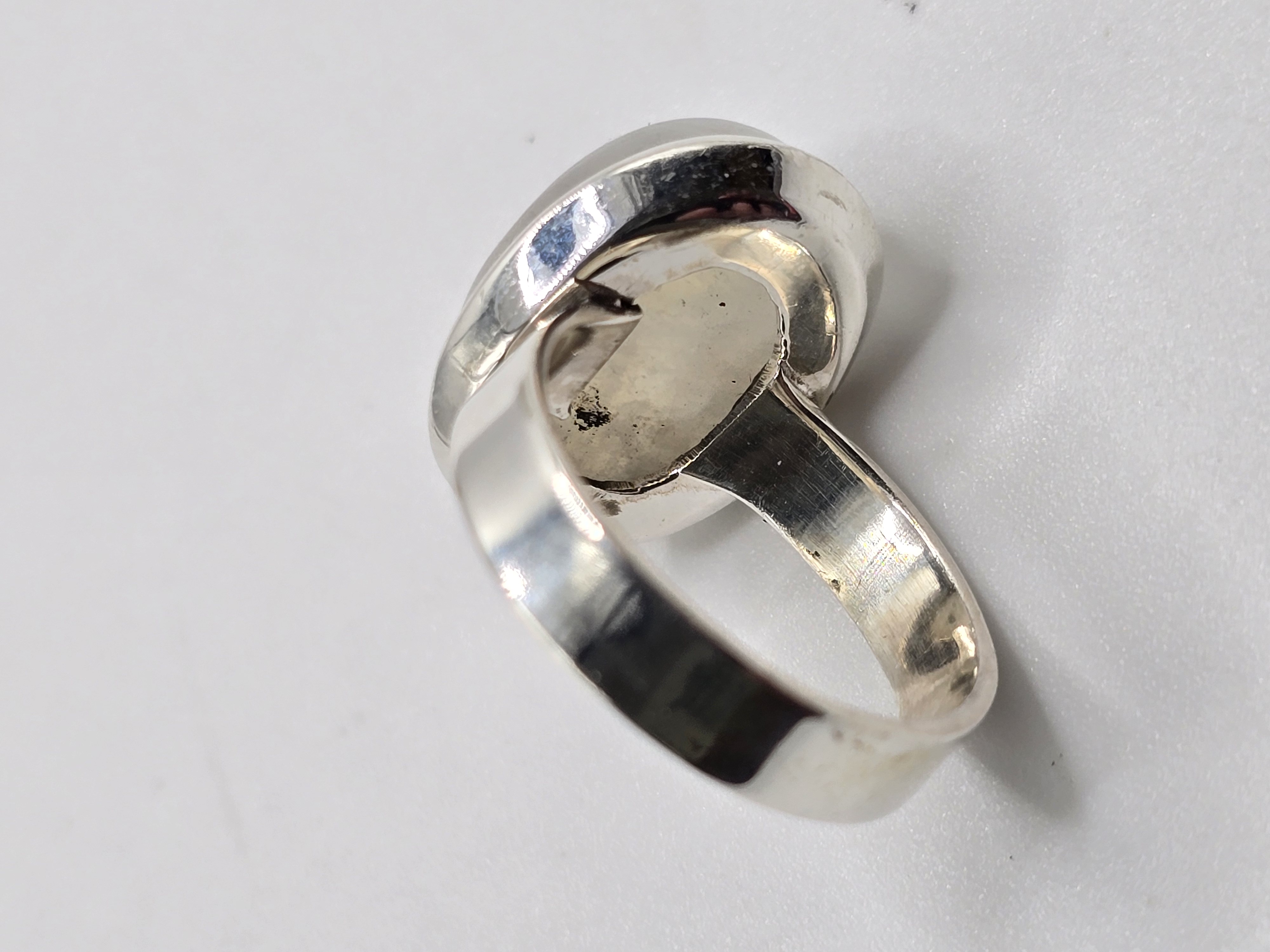 Prachtige echt zilveren ring met Maansteen, maat 17