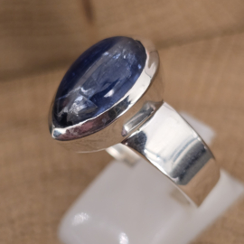 Echt zilveren ring met Kyaniet, maat 19