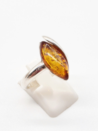 Prachtige echt zilveren ring met Barnsteen, maat 19