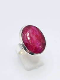 Echt zilveren ring met Robijn steen maat 19