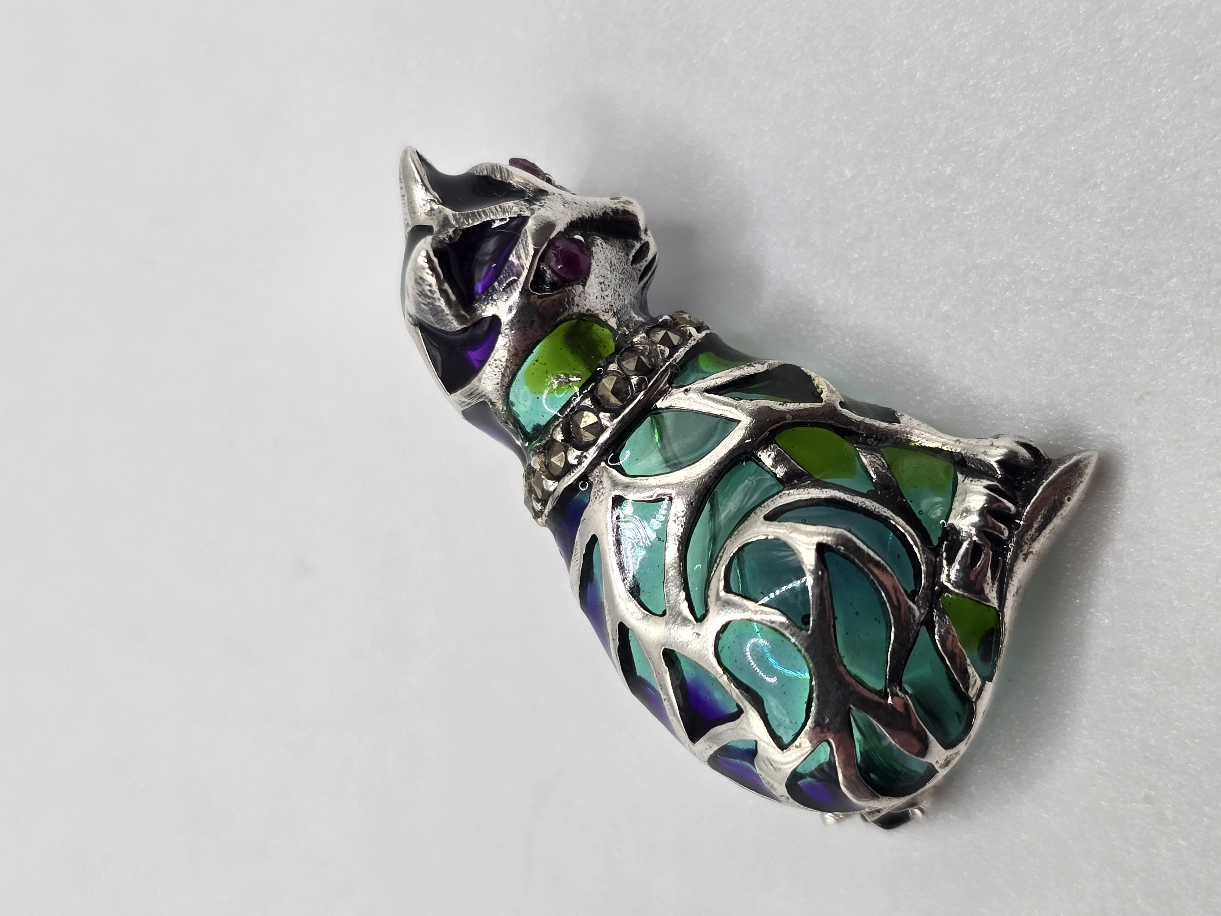 925 zilveren Broche poes met Robijn.
