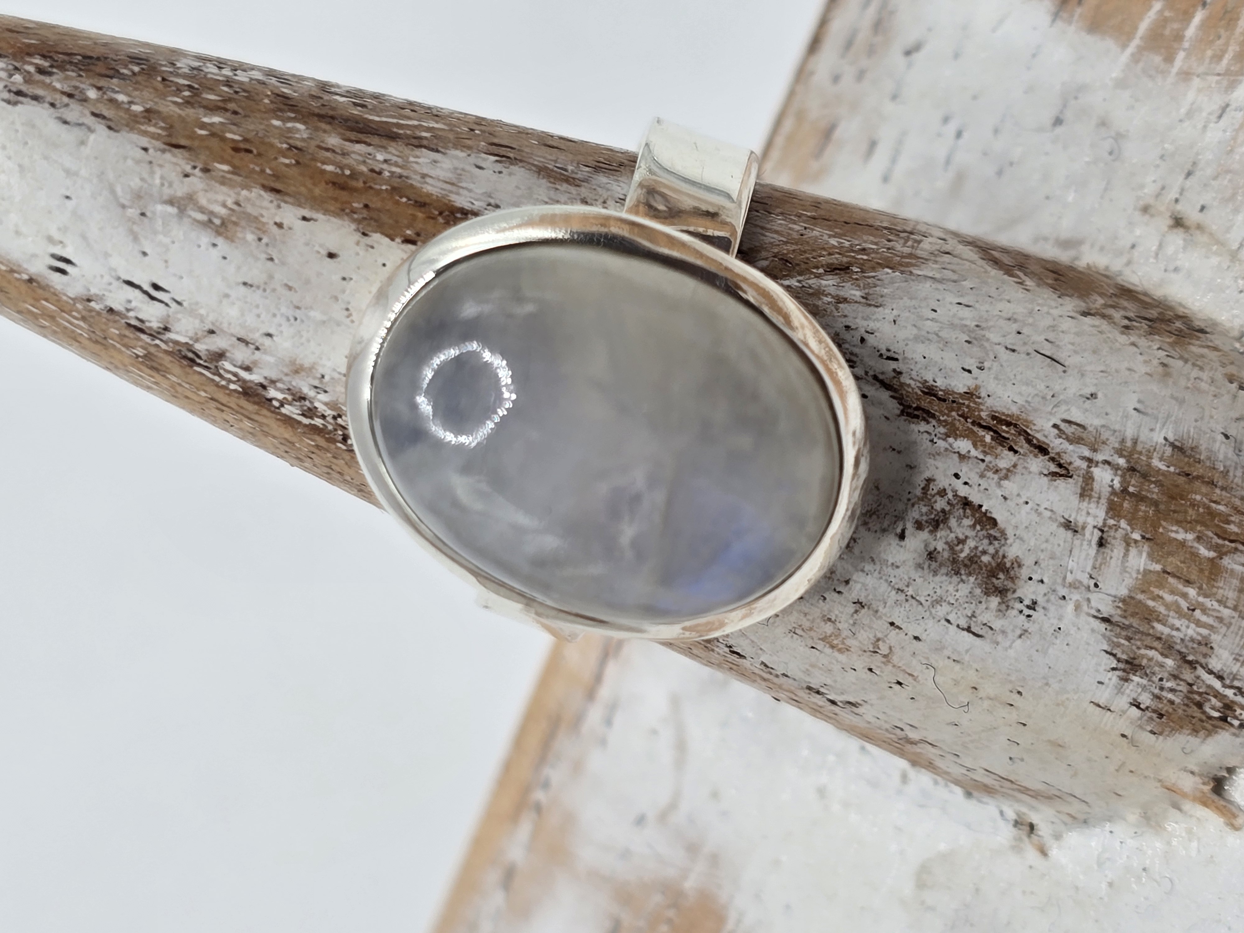 Prachtige echt zilveren ring met Maansteen, maat 17