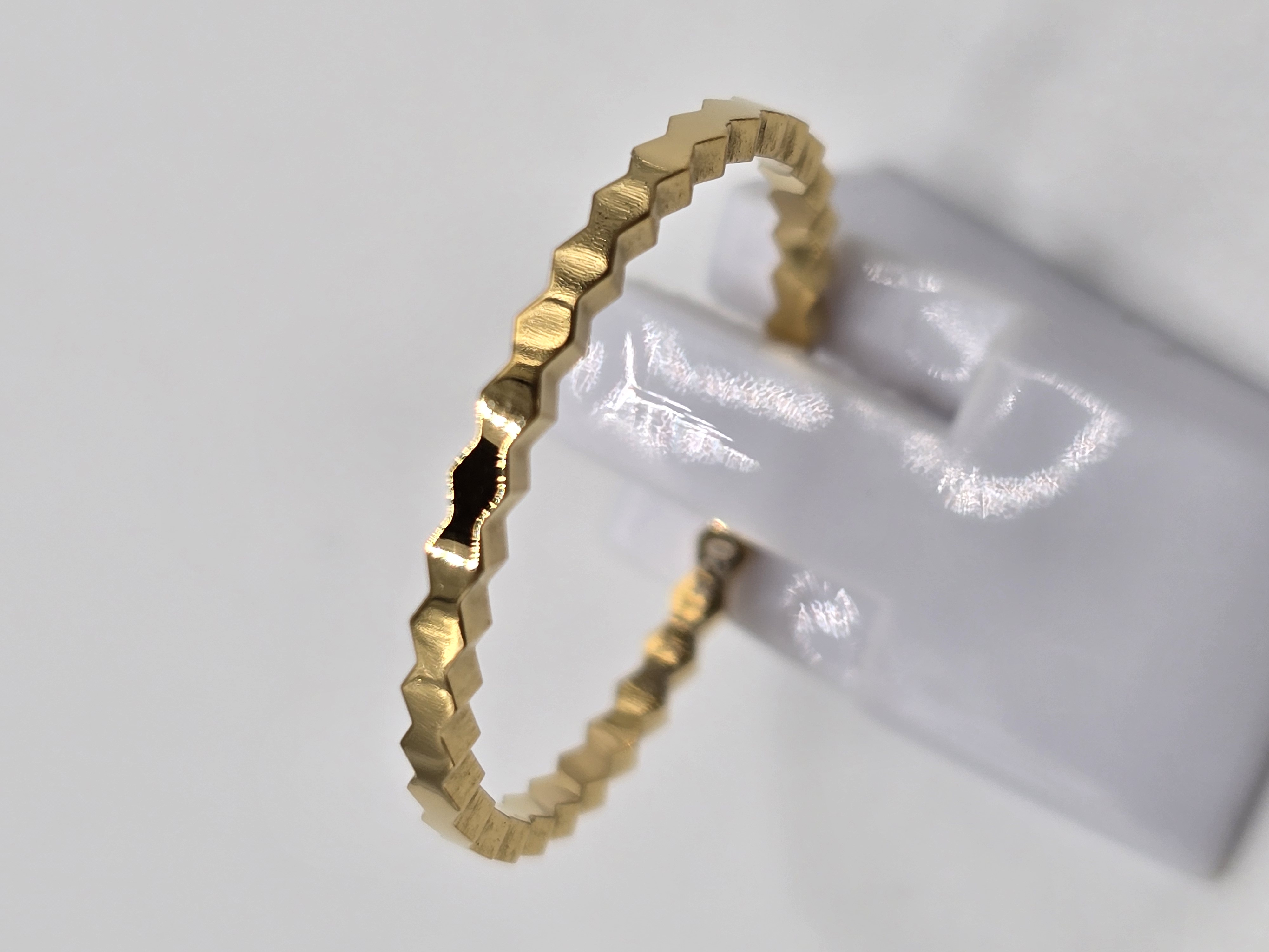 Vulring Marisol Goud