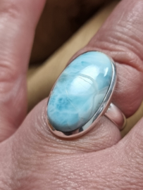 Dit is zo mooi! LARIMAR in strak echt zilveren setting.  Maat 18.5.