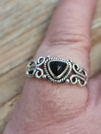 Echt zilveren ring met Onyx maat 16.5