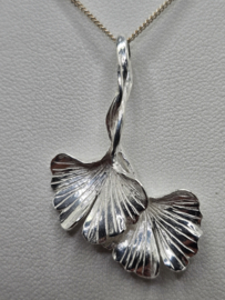 Echt zilveren hanger Ginkgo bladeren plus oorbellen