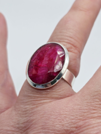 Echt zilveren ring met Robijn steen maat 19
