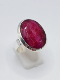 Echt zilveren ring met Robijn steen maat 19