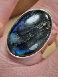 Echt zilveren ring met Labradoriet maat 19
