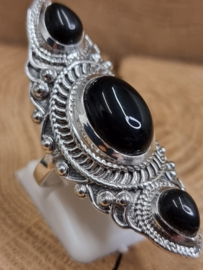 ring echt zilver met zwarte onyx. Maat 18.5