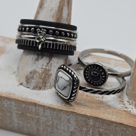 Prachtige ixxxi ring set compleet maat 19.5 en 12 mm 25-246