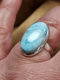 Dit is zo mooi! LARIMAR in strak echt zilveren setting.  Maat 18.5.