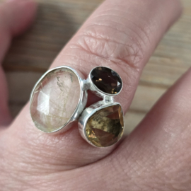 echt zilveren ring Rutielkwarts en rookkwarts. Maat 20.