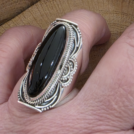 ring echt zilver met zwarte onyx. Maat 19