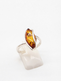 Prachtige echt zilveren ring met Barnsteen, maat 19