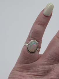 Echt zilveren ring met Ethiopisch Opaal Maat 17.5