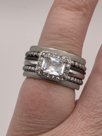 ixxxi ring compleet, maat 17 met limited edition basisring.