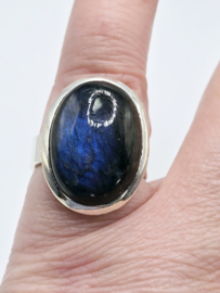 Echt zilveren ring met Labradoriet maat 18