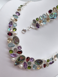 Set van 925 zilver met abalone en diverse stenen.