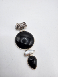 Prachtige zeer grote,  echt zilveren hanger met Onyx en parel.