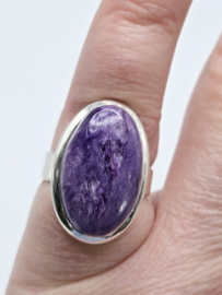 Echt zilveren ring met Charoiet, maat 17